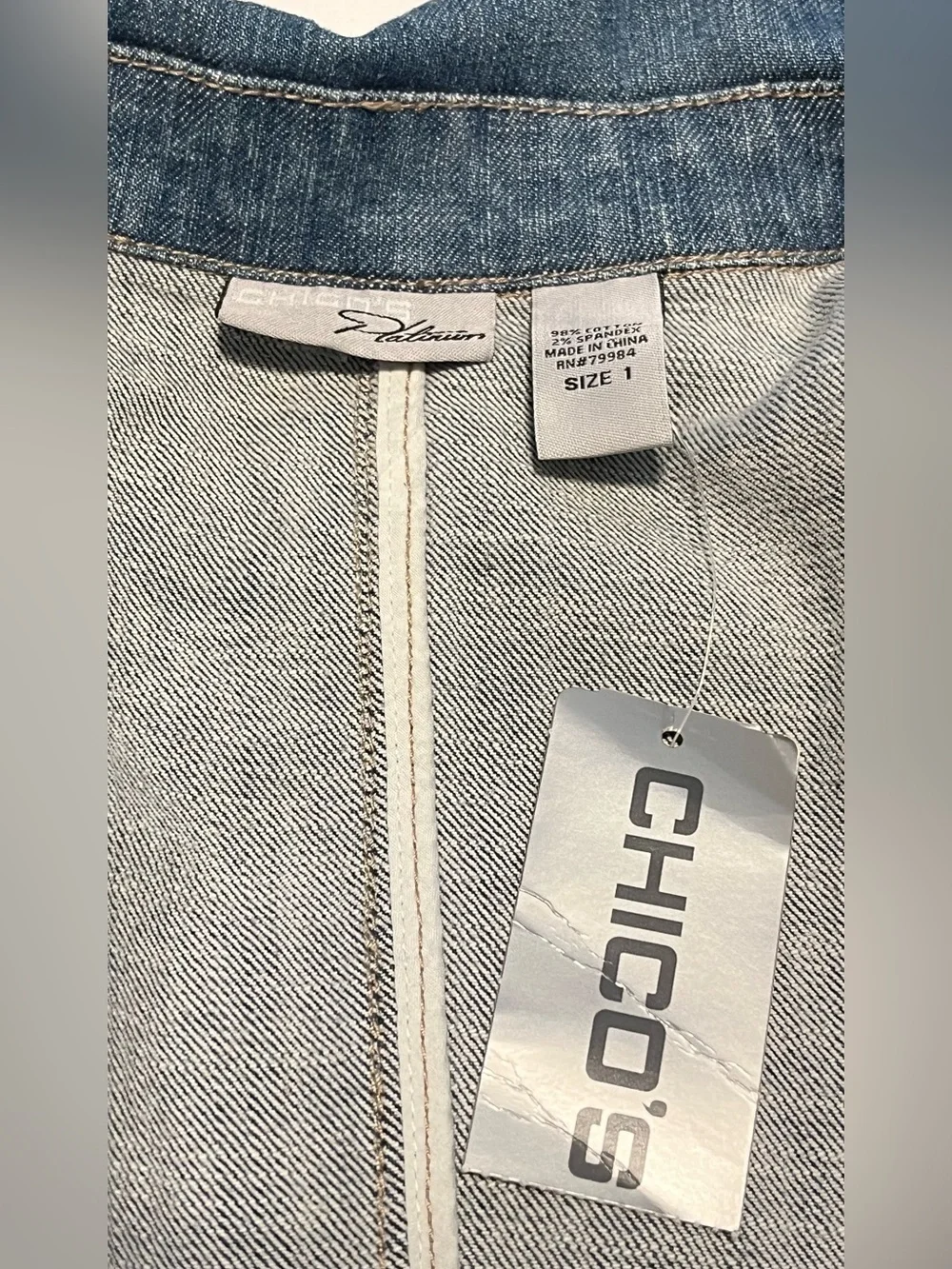 NWT Women’s CHICO”S Platinum Light Wash Blue Denim Jean Blazer Jacket Size 1- S - Picture 3 of 14